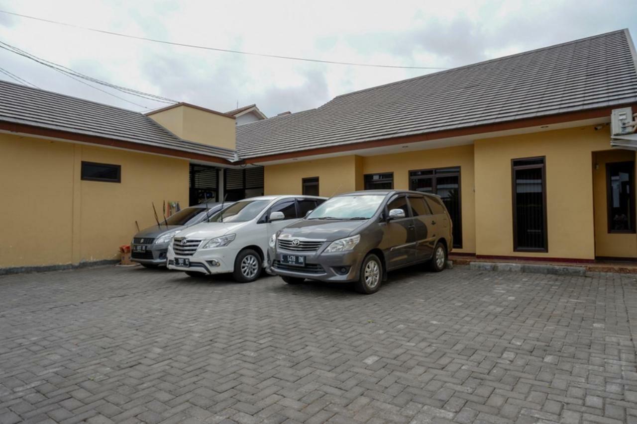 Hotel RedDoorz near Living Plaza Purwokerto Exterior foto