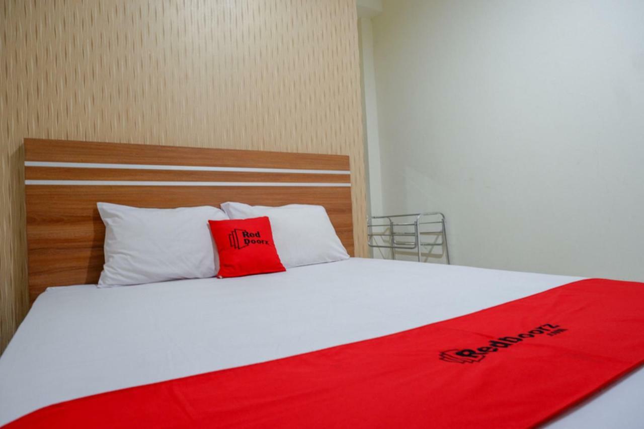 Hotel RedDoorz near Living Plaza Purwokerto Exterior foto