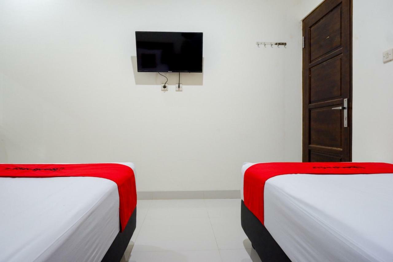 Hotel RedDoorz near Living Plaza Purwokerto Exterior foto